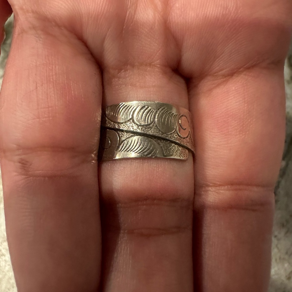 Ring - Picture 2 of 5